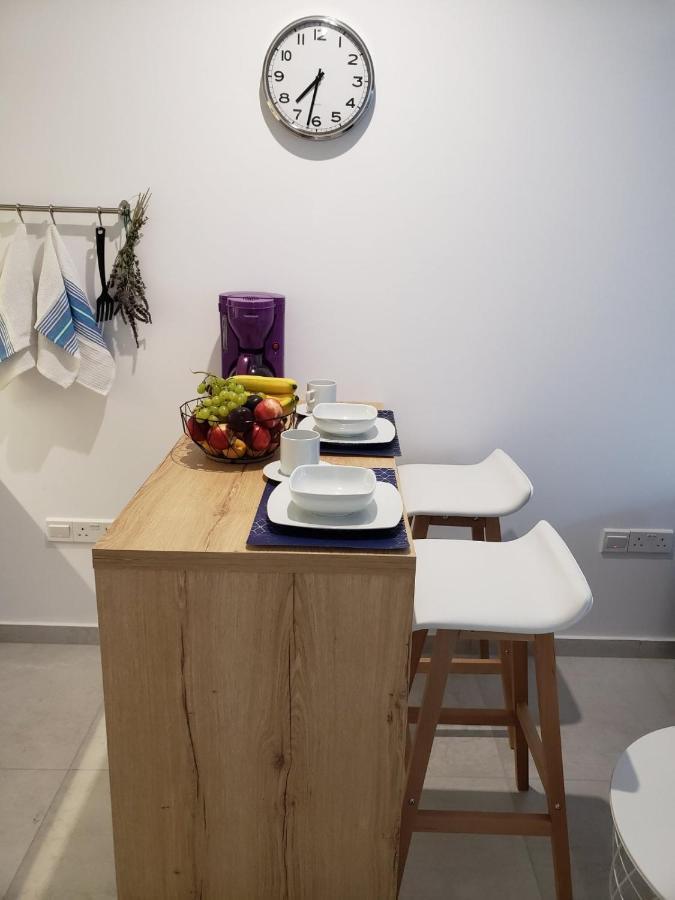 Modern & Cozy Studio W/ Backyard Near City Center Лимасол Екстериор снимка