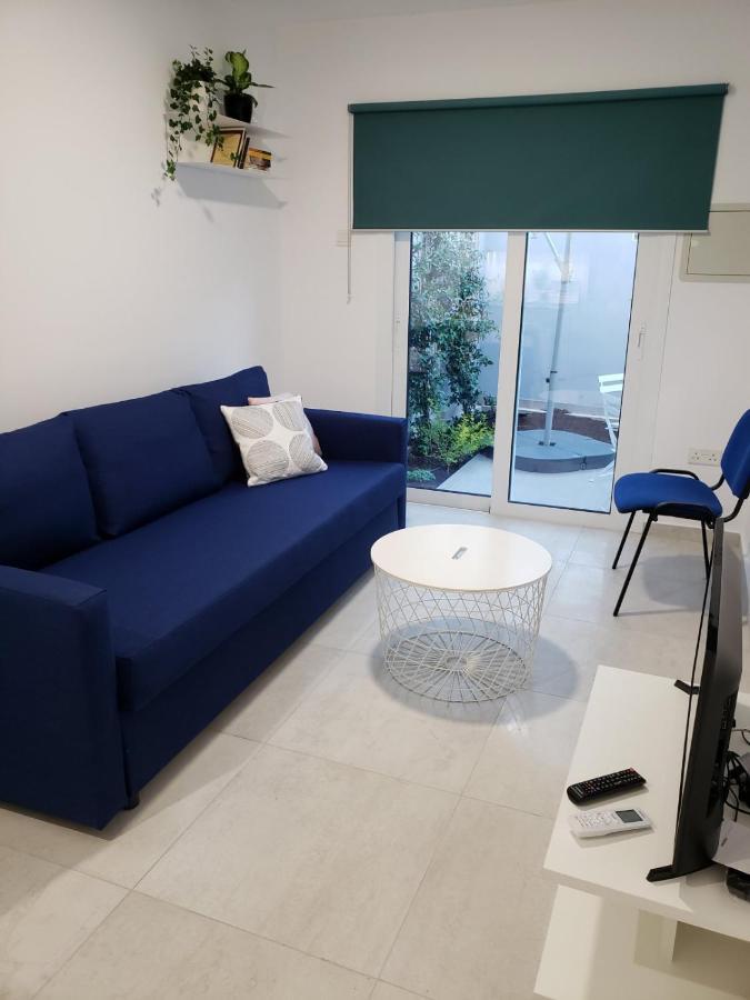 Modern & Cozy Studio W/ Backyard Near City Center Лимасол Екстериор снимка