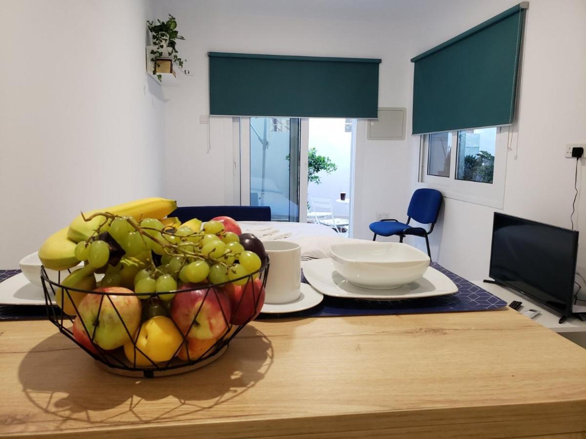 Modern & Cozy Studio W/ Backyard Near City Center Лимасол Екстериор снимка